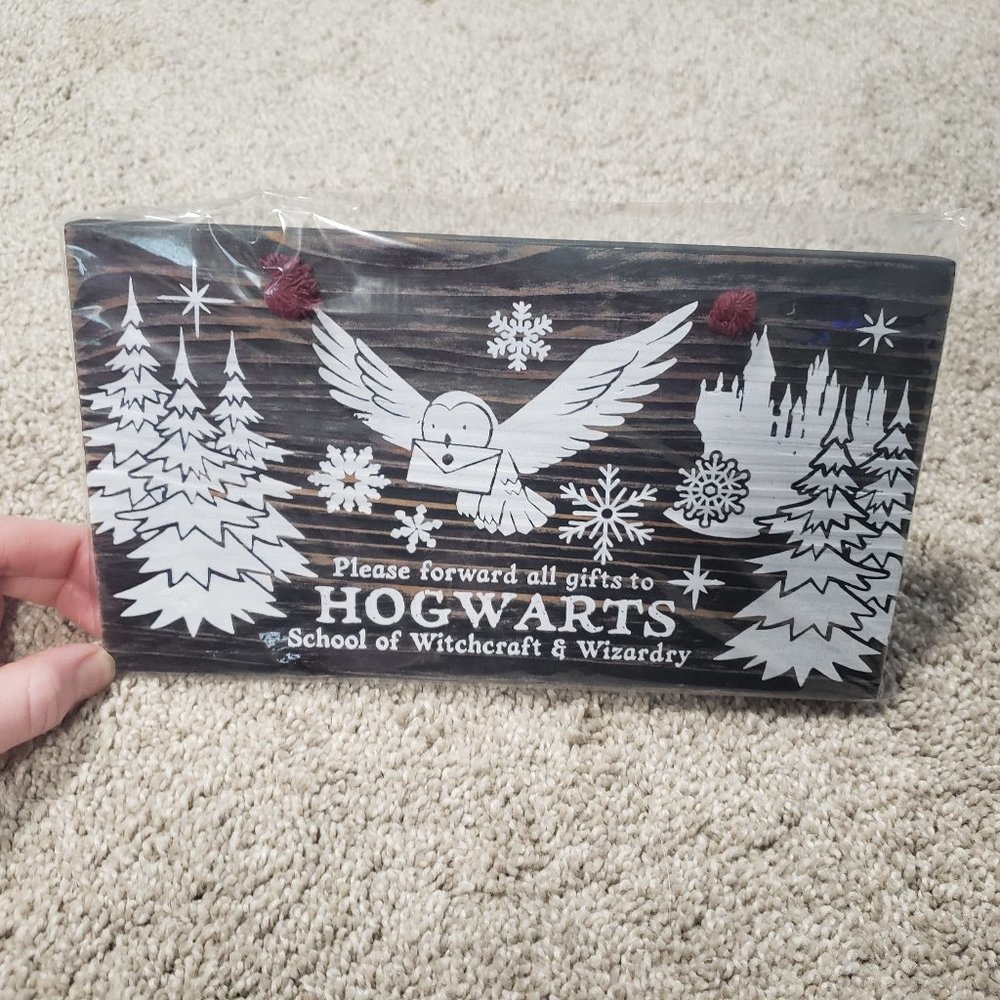 LootCrate Hogwarts Hedwig Wood Hanging Sign